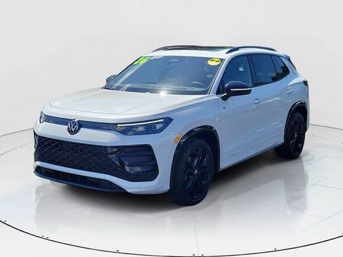 Used 2026 Volkswagen Tiguan SE R-Line FWD image 29