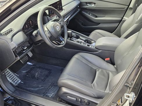 Used 2025 Honda Accord Sport image 11