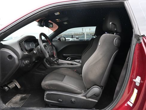 Used 2019 Dodge Challenger R/T RWD image 17