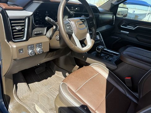 Used 2025 GMC Sierra 1500 Denali w/ Denali Reserve Package image 9