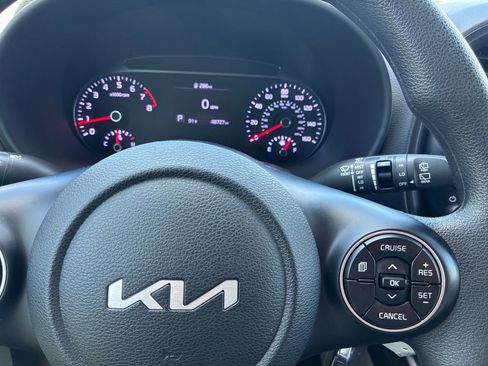 Used 2022 Kia Soul LX FWD image 12