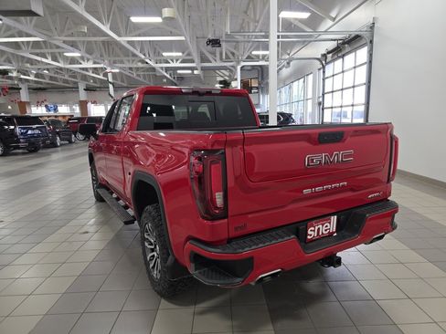 Used 2021 GMC Sierra 1500 AT4 w/ AT4 Value Package image 3