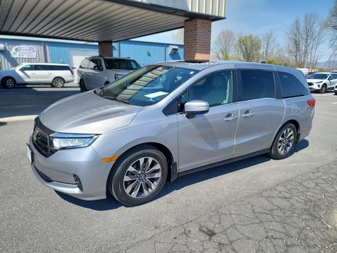 Used 2023 Honda Odyssey EX-L image 2
