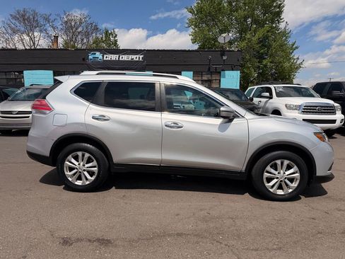 Used 2016 Nissan Rogue SV AWD/4WD image 7