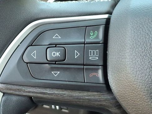 Used 2023 Jeep Grand Cherokee L Limited AWD/4WD image 22
