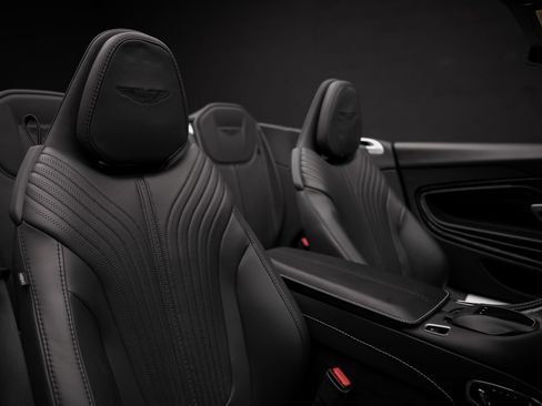 Used 2019 Aston Martin DB11 Volante RWD image 65