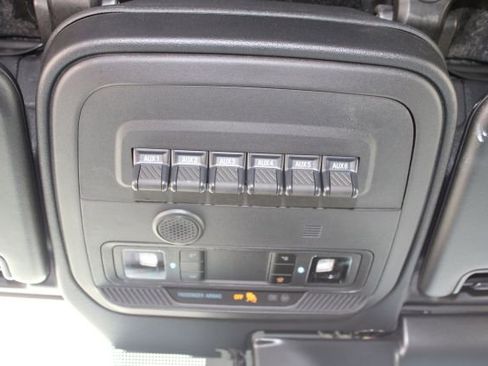 Used 2025 Ford Bronco Raptor AWD/4WD image 37