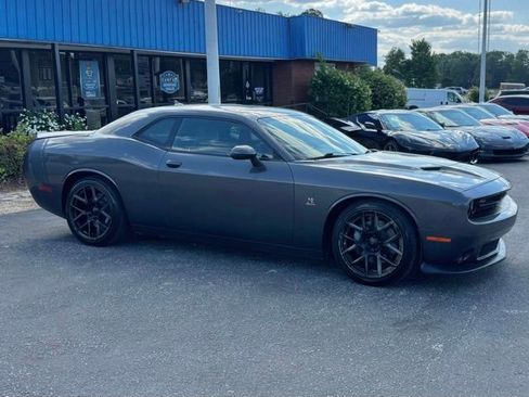 Used 2016 Dodge Challenger R/T Scat Pack w/ Leather Interior Group RWD image 8