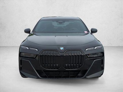 Used 2024 BMW 760i xDrive w/ Premium Package 2 image 2