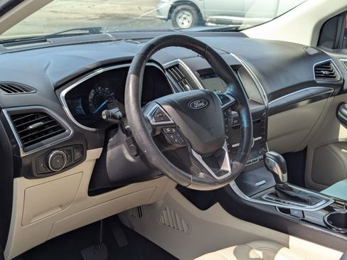 Used 2018 Ford Edge Titanium w/ Equipment Group 302A AWD/4WD image 9