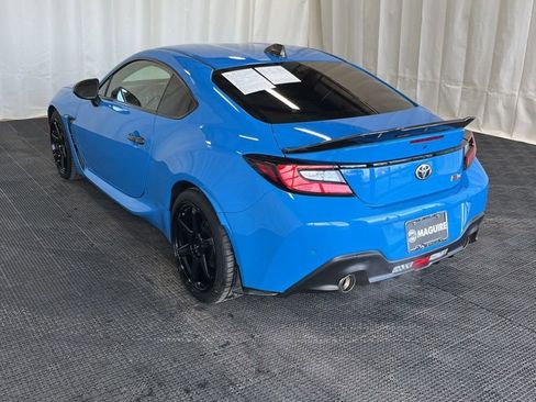 Used 2023 Toyota GR86 Premium w/ ALL Weather Mat Package (TMS) image 24