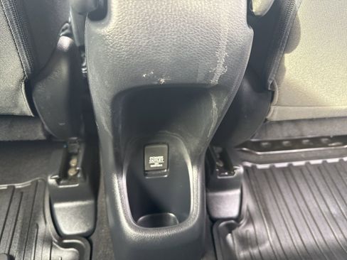 Used 2019 Honda HR-V LX image 24