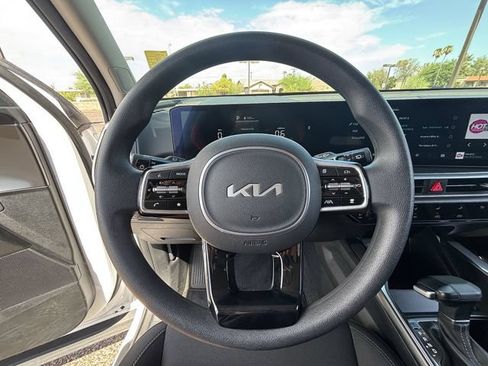 Used 2025 Kia Sorento LX FWD image 27