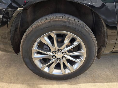 Certified 2022 Buick Enclave Avenir w/ Avenir Technology Package FWD image 10
