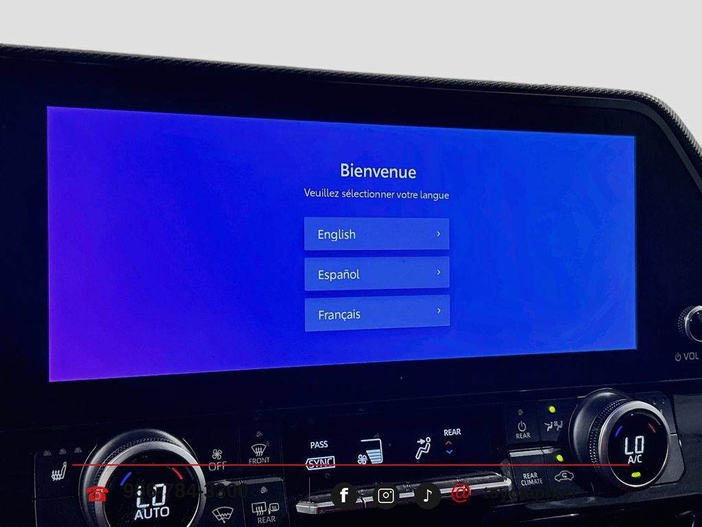 Used 2024 Toyota Highlander XSE FWD image 13