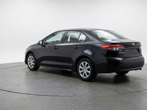 Used 2025 Toyota Corolla LE image 6