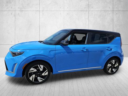 Used 2024 Kia Soul GT-Line FWD image 3