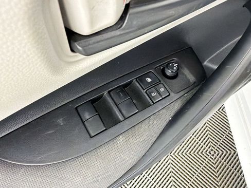 Used 2022 Toyota Corolla LE FWD image 12