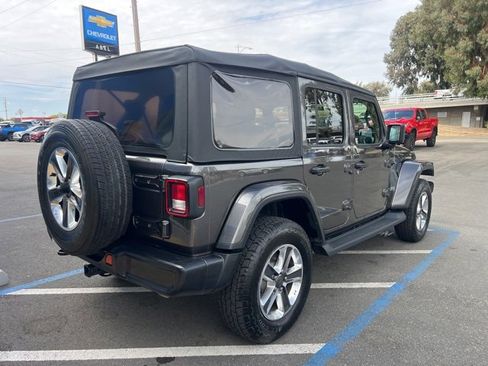 Used 2018 Jeep Wrangler Unlimited Sahara image 6
