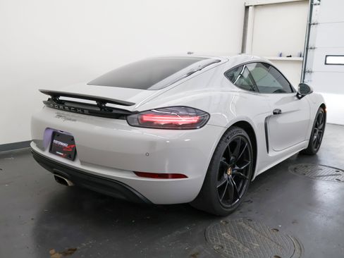 Used 2019 Porsche 718 Cayman RWD image 3