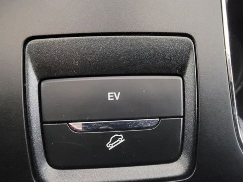 Used 2020 Ford Fusion Energi Titanium FWD image 27