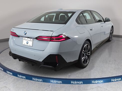 New 2026 BMW 530i xDrive w/ M Sport Package AWD/4WD image 5