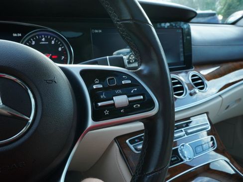 Used 2019 Mercedes-Benz E 450 4MATIC Wagon w/ Premium Package image 27
