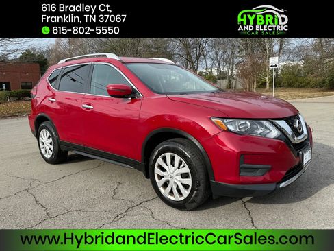 Used 2017 Nissan Rogue S w/ S Appearance Package image 1