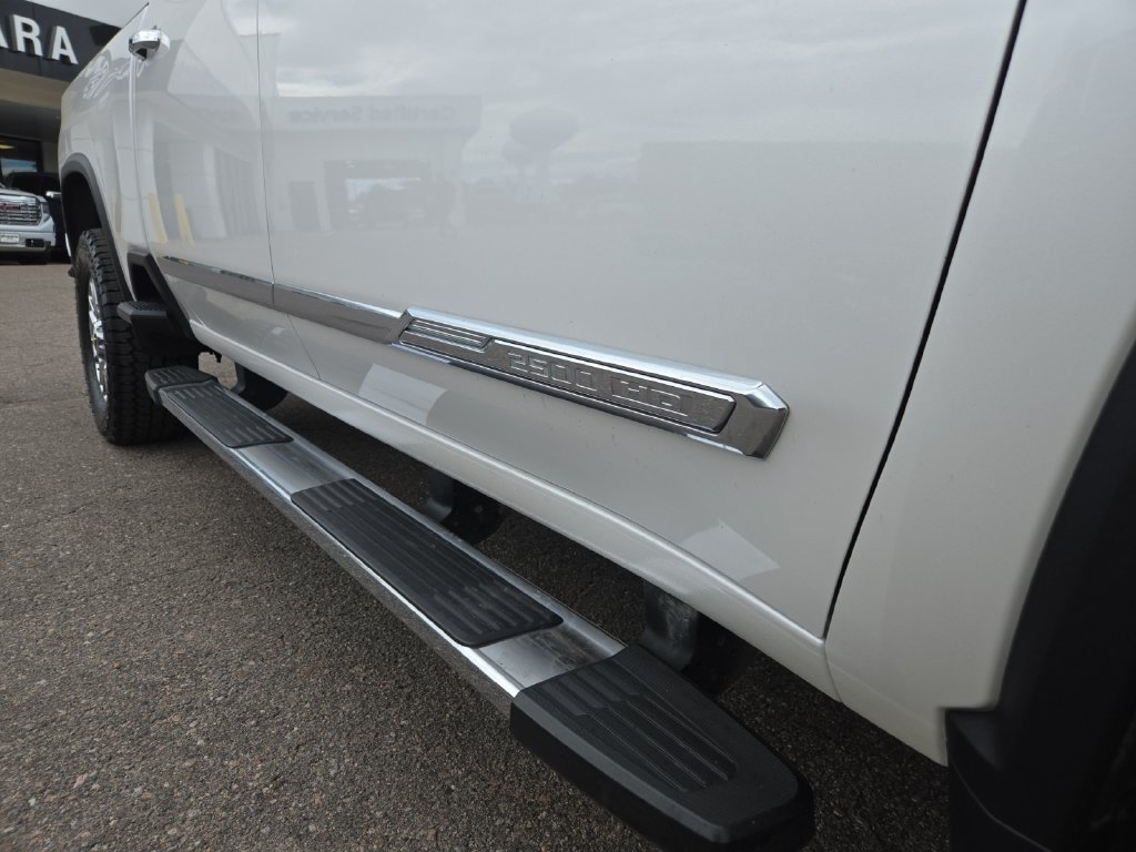 Used 2024 Chevrolet Silverado 2500 High Country w/ High Country Premium Package AWD/4WD image 19