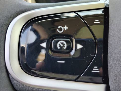 New 2026 Volvo XC90 B6 Plus w/ Protection Package Premier image 17