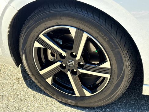 Certified 2024 Nissan Sentra SV image 25