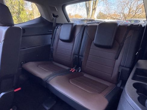 Used 2021 Volkswagen Atlas SEL Premium image 32