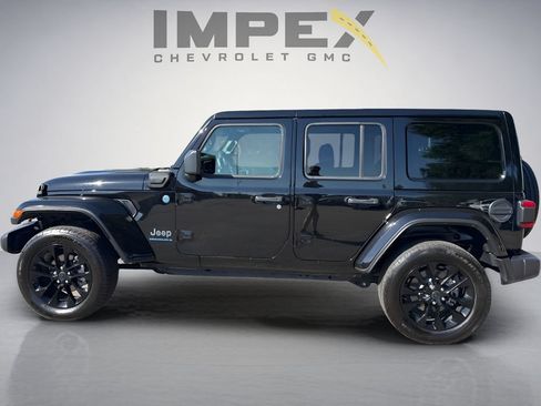 Used 2025 Jeep Wrangler Unlimited Sahara w/ Safety Group AWD/4WD image 2