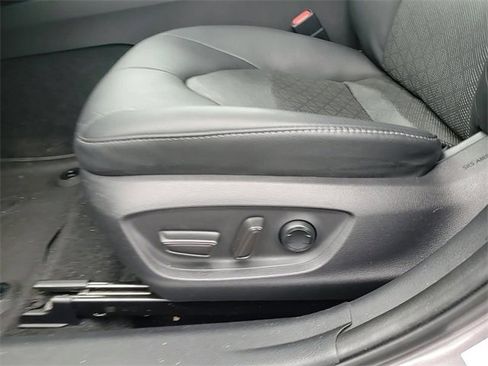 Used 2018 Toyota Camry XSE image 12