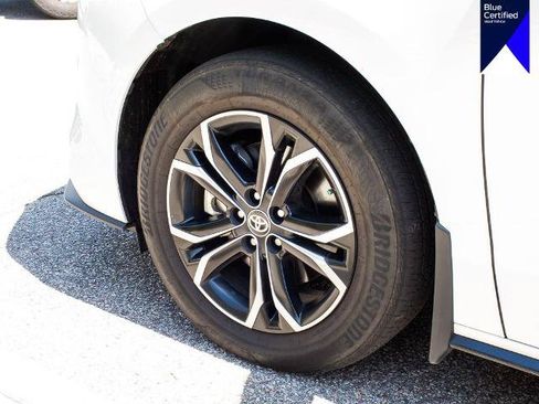 Used 2025 Toyota Sienna Platinum AWD/4WD image 5
