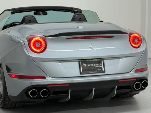 Used 2015 Ferrari California T RWD image 52