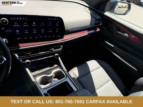 Used 2025 Chevrolet Traverse Z71 AWD/4WD image 24