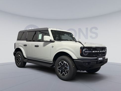 New 2026 Ford Bronco Outer Banks AWD/4WD image 10