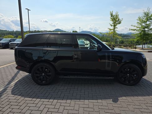 Certified 2025 Land Rover Range Rover SE AWD/4WD image 4