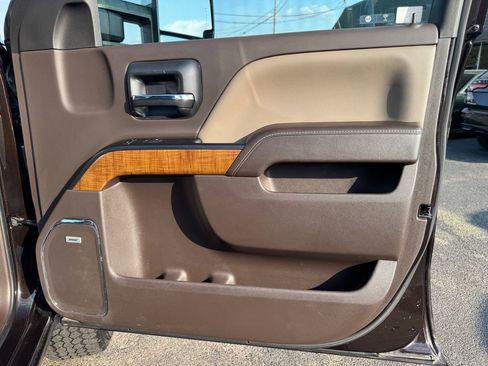 Used 2019 GMC Sierra 2500 SLT w/ Duramax Plus Package AWD/4WD image 29