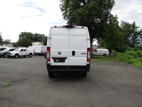 Used 2026 RAM ProMaster 2500 w/ Convenience Group FWD image 5