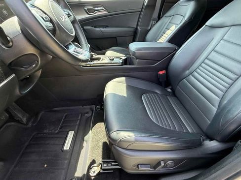 Used 2024 Kia Sportage SX image 16