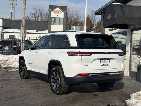 Used 2022 Jeep Grand Cherokee Limited 4xe w/ Luxury Tech Group II image 14