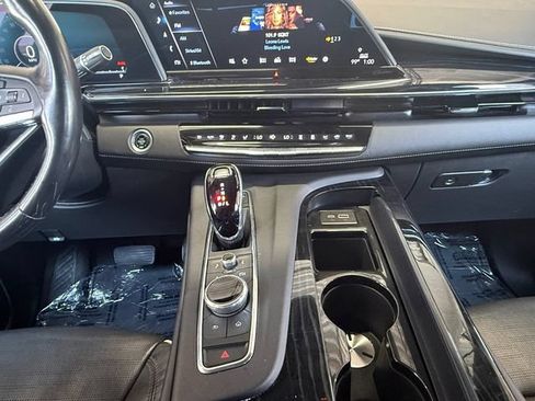 Certified 2024 Cadillac Escalade ESV Sport RWD image 3
