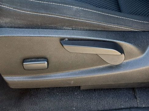 Used 2020 Chevrolet Colorado LT RWD image 45