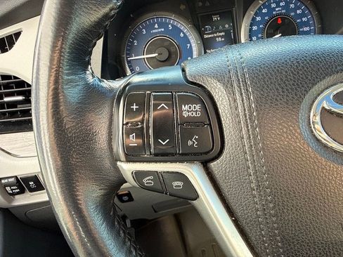 Used 2015 Toyota Sienna XLE AWD/4WD image 14