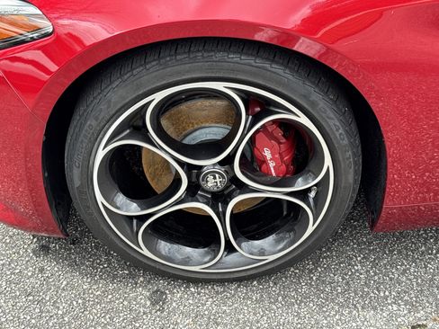 Used 2023 Alfa Romeo Giulia Veloce image 11