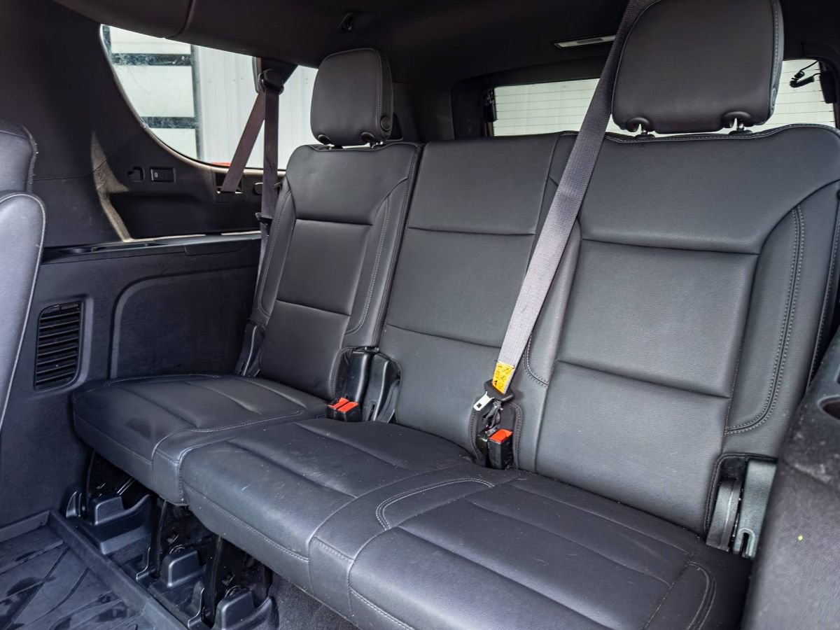 Used 2023 Chevrolet Suburban Z71 w/ Z71 Off-Road Package AWD/4WD image 9