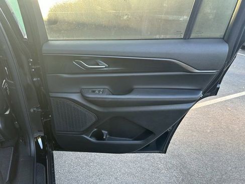 New 2025 Jeep Grand Cherokee L Laredo image 15