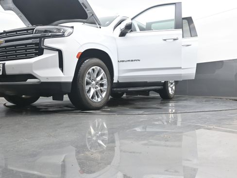 Used 2023 Chevrolet Suburban Premier image 44
